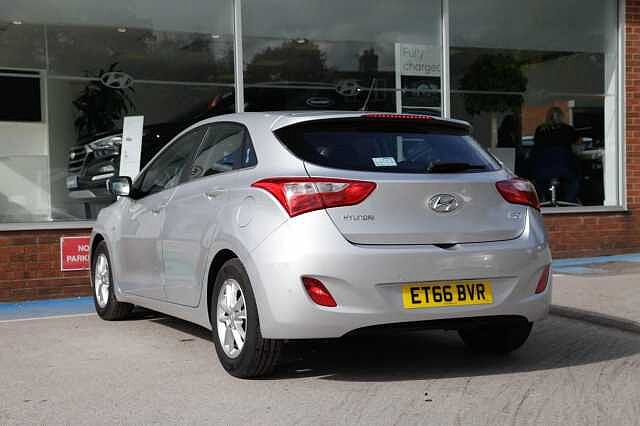 Hyundai i30 1.6 CRDi SE Blue Drive (110 PS) 5 Door