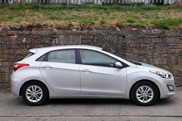 Hyundai i30 1.6 CRDi SE Nav Blue Drive (110 PS) 5 Door