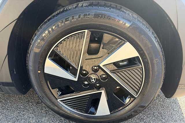 Hyundai IONIQ 5 84kWh Premium Auto 5dr