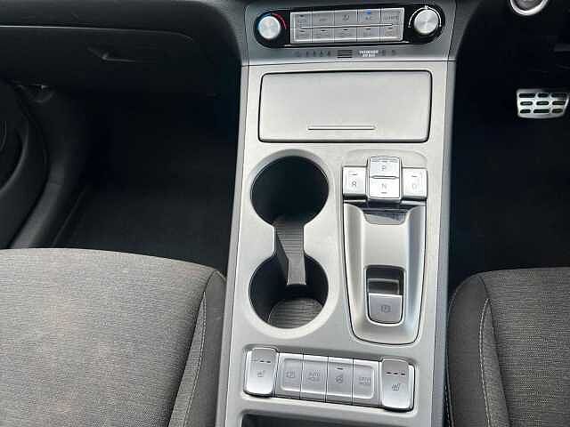 Hyundai KONA 39kWh Premium Auto 5dr (10.5kW Charger)
