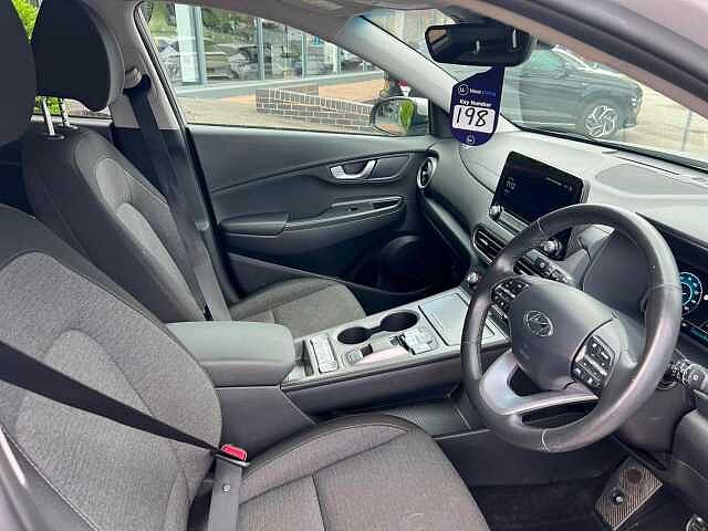 Hyundai KONA 39kWh Premium Auto 5dr (10.5kW Charger)