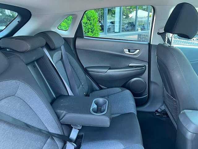 Hyundai KONA 39kWh Premium Auto 5dr (10.5kW Charger)