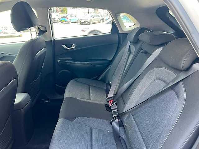 Hyundai KONA 39kWh Premium Auto 5dr (10.5kW Charger)