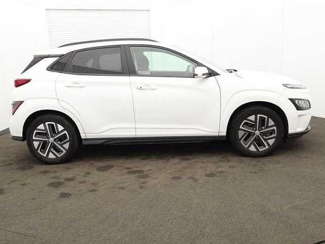 Hyundai KONA 39kWh Premium Auto 5dr (10.5kW Charger) White