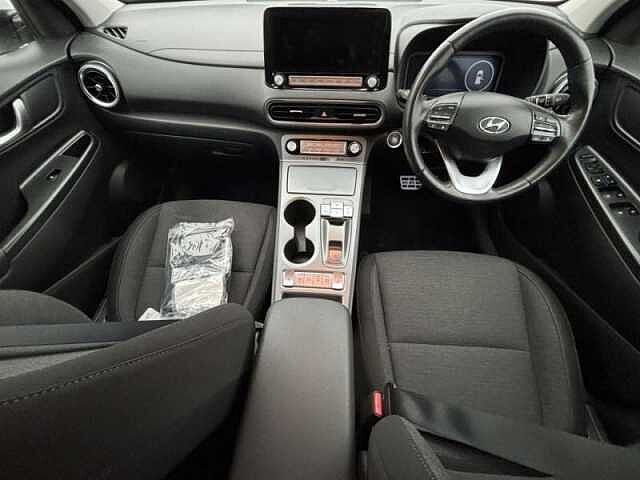 Hyundai KONA 39kWh Premium Auto 5dr (10.5kW Charger) White