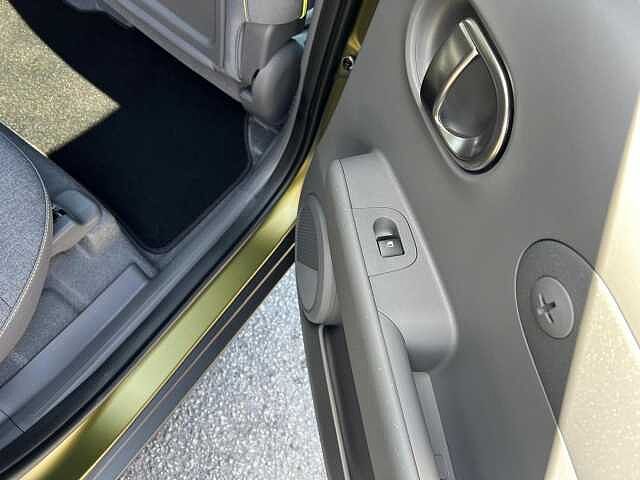 Hyundai INSTER Long Range 49kWh Cross Auto 5dr