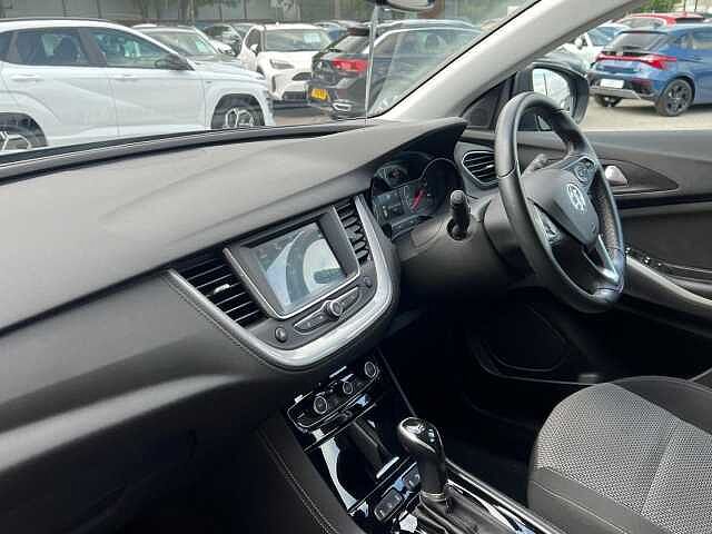 Vauxhall Grandland X 1.2 Turbo SE Auto Euro 6 (s/s) 5dr
