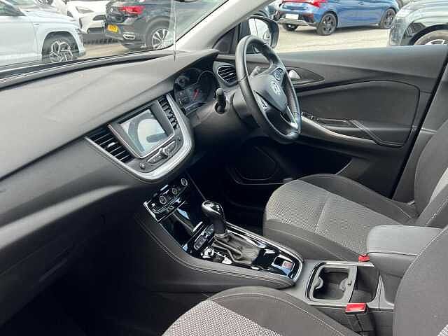 Vauxhall Grandland X 1.2 Turbo SE Auto Euro 6 (s/s) 5dr