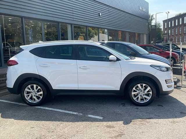Hyundai TUCSON 1.6 GDi SE Nav Euro 6 (s/s) 5dr Polar White