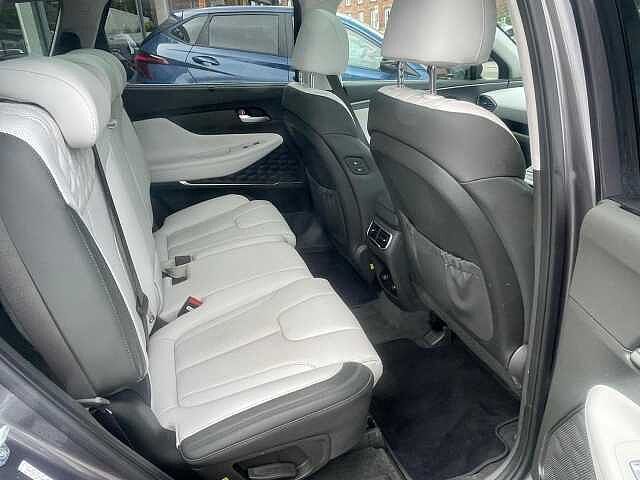 Hyundai SANTA FE 1.6 h T-GDi Ultimate Auto 4WD Euro 6 (s/s) 5dr Grey