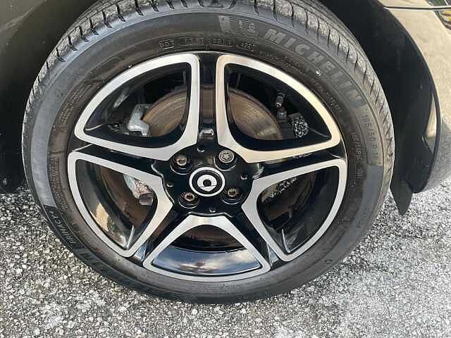 Smart fortwo 17.6kWh Premium Auto 2dr (22kW Charger)