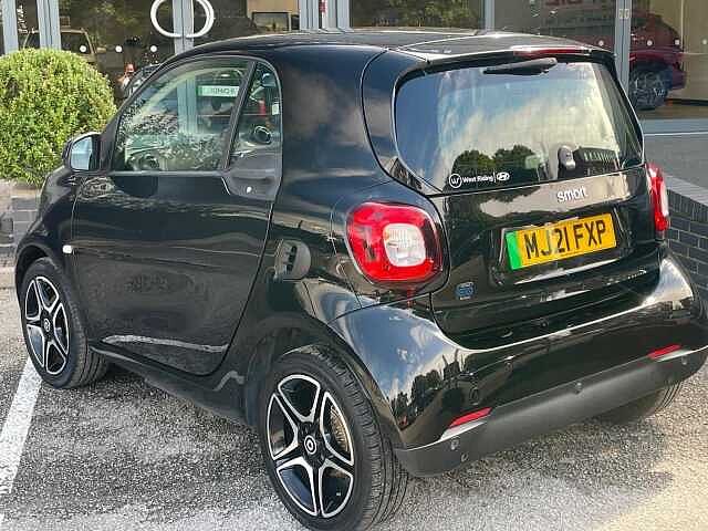 Smart fortwo 17.6kWh Premium Auto 2dr (22kW Charger)