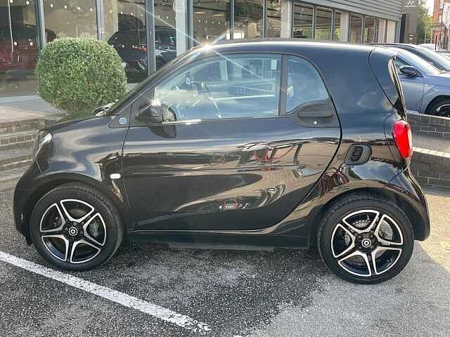 Smart fortwo 17.6kWh Premium Auto 2dr (22kW Charger)