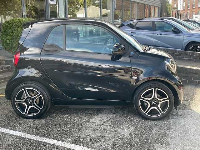 Smart fortwo 17.6kWh Premium Auto 2dr (22kW Charger)