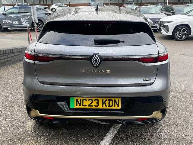 Renault Megane E-Tech 60kWh iconic Auto 5dr (optimum charge)