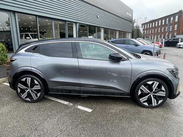 Renault Megane E-Tech 60kWh iconic Auto 5dr (optimum charge)
