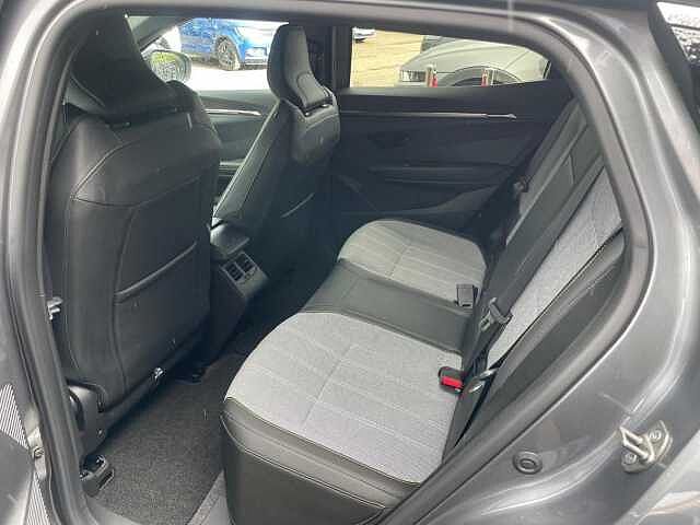 Renault Megane E-Tech 60kWh iconic Auto 5dr (optimum charge)