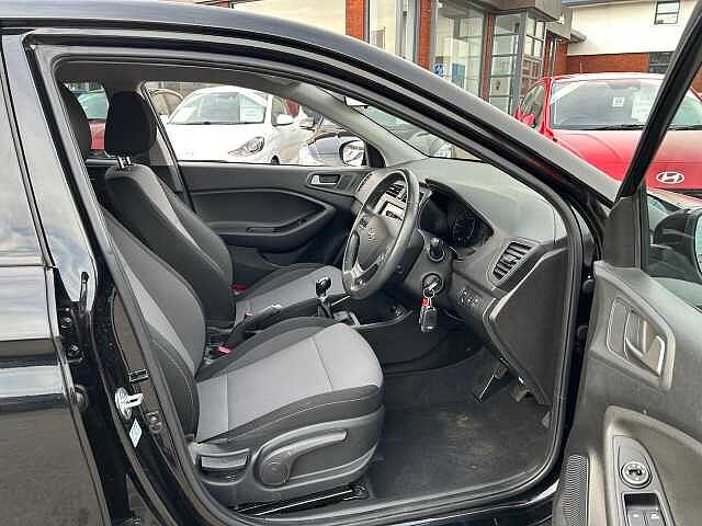 Hyundai I20 1.2 SE Launch Edition Euro 6 (s/s) 5dr Black
