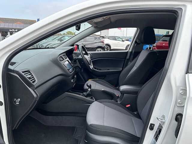 Hyundai I20 1.2 Premium Nav Euro 6 (s/s) 5dr White