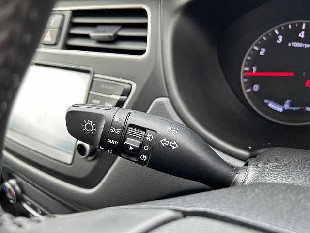 Hyundai I20 1.2 Premium Nav Euro 6 (s/s) 5dr White