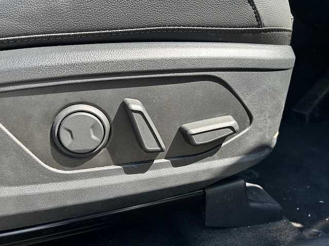 Hyundai TUCSON 1.6 T-GDi 13.8kWh Premium Auto Euro 6 (s/s) 5dr Black