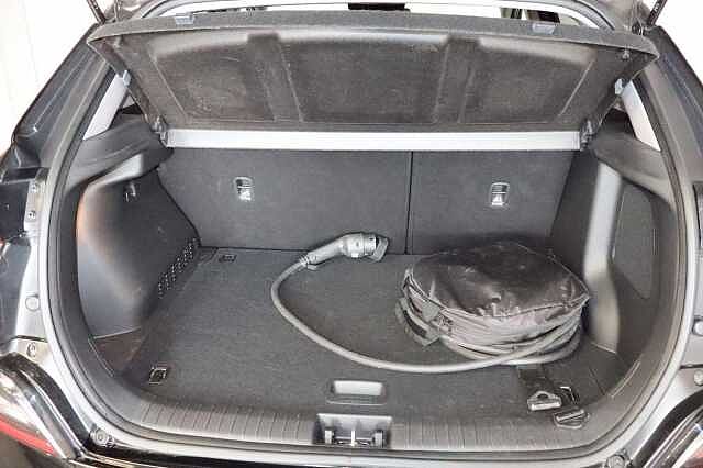Hyundai KONA 64kWh Premium Auto 5dr (10.5kW Charger)