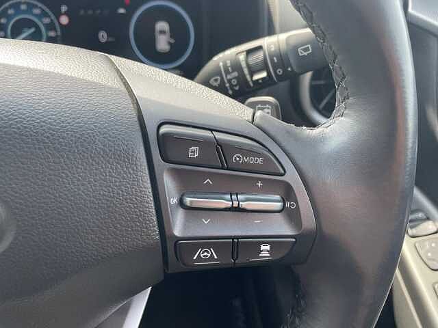Hyundai KONA 64kWh Premium Auto 5dr (10.5kW Charger) Black