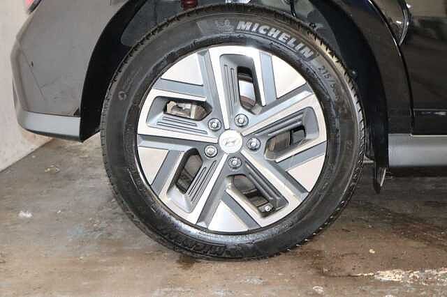 Hyundai KONA 64kWh Premium Auto 5dr (10.5kW Charger)