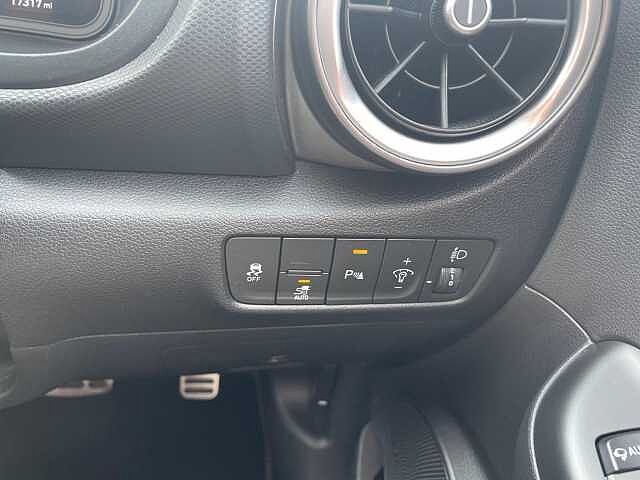 Hyundai KONA 64kWh Premium Auto 5dr (10.5kW Charger) Black