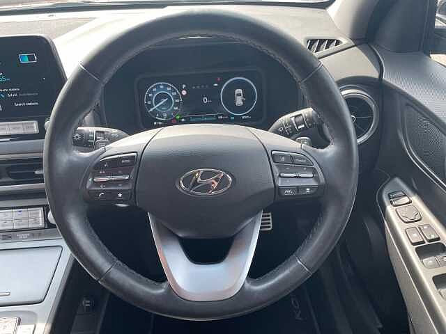 Hyundai KONA 64kWh Premium Auto 5dr (10.5kW Charger) Black