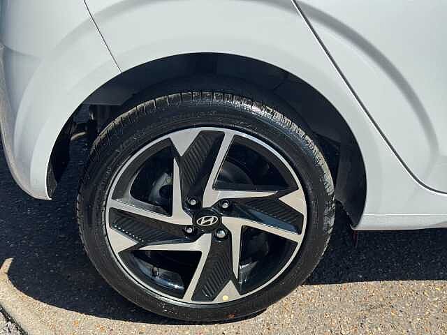 Hyundai i10 1.0 [63] Premium 5dr [Nav]