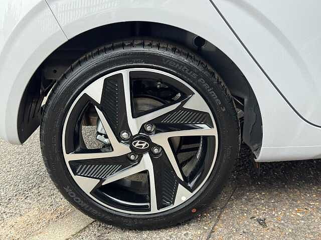 Hyundai i10 1.2 [79] Premium 5dr [Nav]
