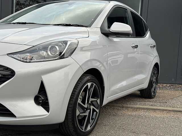 Hyundai i10 1.2 [79] Premium 5dr [Nav]