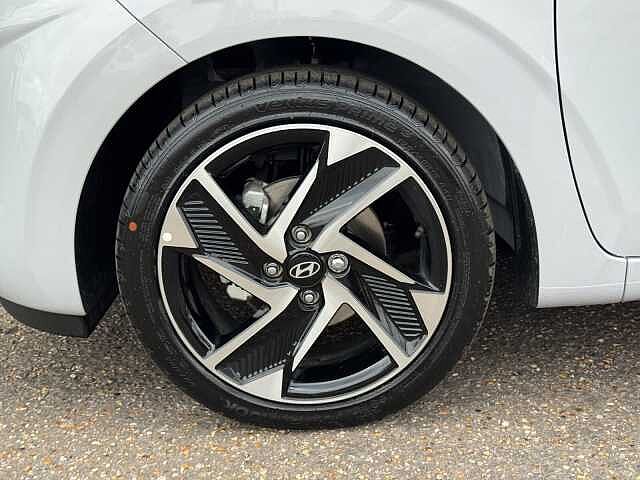 Hyundai i10 1.2 [79] Premium 5dr [Nav]
