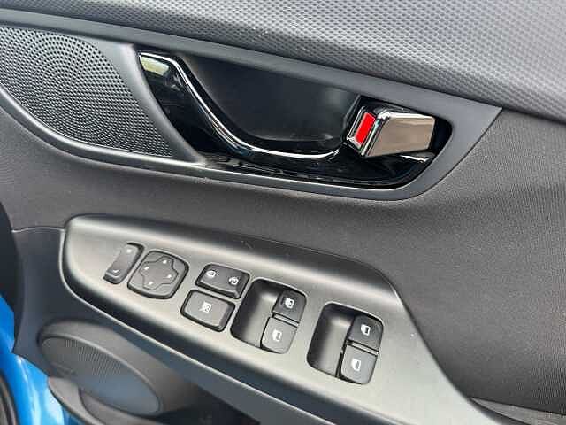 Hyundai KONA 1.6 GDi Hybrid Premium 5dr DCT Blue Lagoon