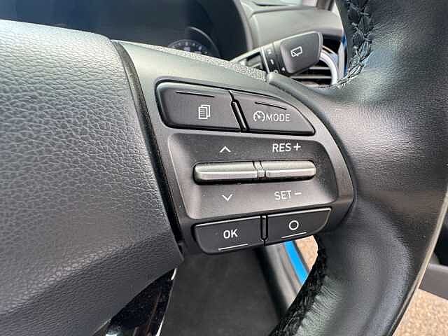 Hyundai KONA 1.6 GDi Hybrid Premium 5dr DCT Blue Lagoon