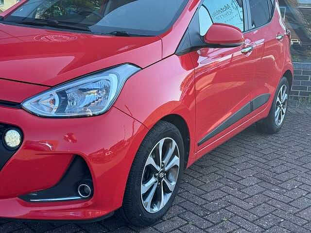 Hyundai i10 1.2 Premium SE 5dr Auto