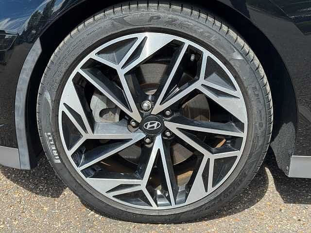 Hyundai IONIQ 6 168kW Premium 77kWh 4dr Auto Abyss Black Prl