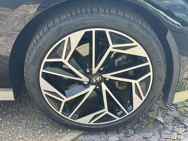Hyundai IONIQ 6 168kW Premium 77kWh 4dr Auto Abyss Black Prl