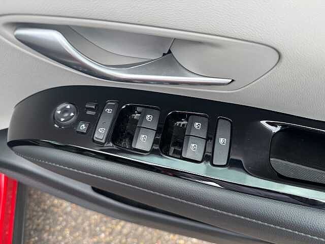 Hyundai TUCSON 1.6 TGDi Hybrid 230 Ultimate 5dr 2WD Auto Red