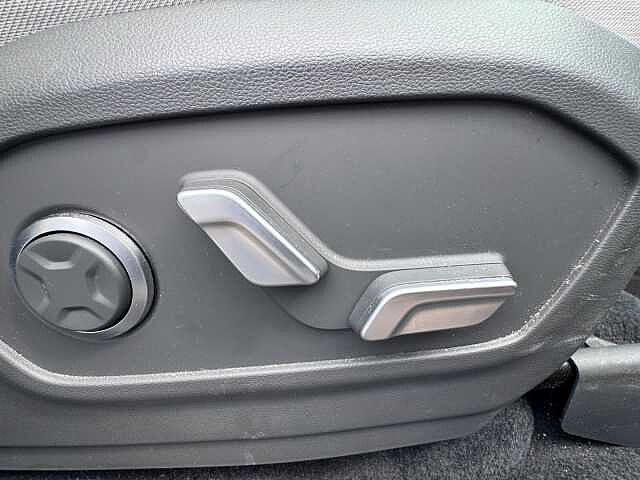 Hyundai SANTA FE 1.6 TGDi Plug-in Hybrid Ultimate 5dr 4WD Auto Olive Green