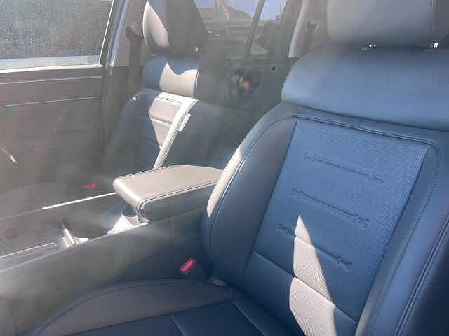 Hyundai SANTA FE 1.6 T-GDi 13.8kWh Premium Auto 4WD Euro 6 (s/s) 5dr (7Seat) Black