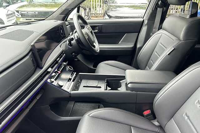 Hyundai SANTA FE 1.6 T-GDi 13.8kWh Calligraphy Auto 4WD Euro 6 (s/s) 5dr (7Seat) White