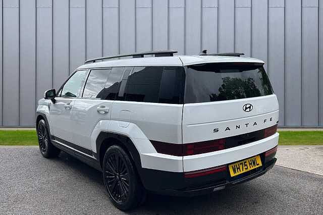Hyundai SANTA FE 1.6 T-GDi 13.8kWh Calligraphy Auto 4WD Euro 6 (s/s) 5dr (7Seat) White