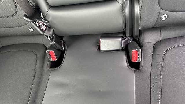 Hyundai TUCSON 1.6T 239 Hybrid Black Line 5dr Auto Hybrid Estate Shimmering Silver - Metallic