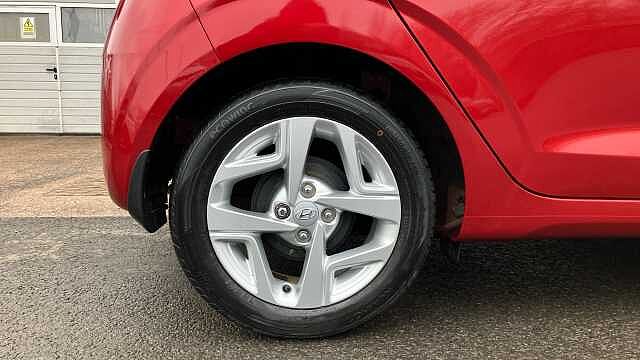 Hyundai i10 1.0 MPi SE Connect 5dr Petrol Hatchback