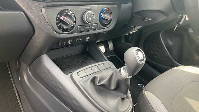 Hyundai I10 1.0 [63] Advance 5dr [Nav] Petrol Hatchback Special Solid Paint - Atlas White