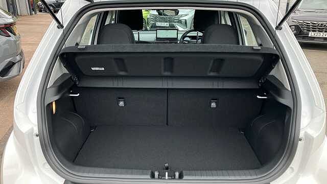 Hyundai INSTER 85kW 01 49kWh 5dr Auto Electric Hatchback Special Solid - Atlas White