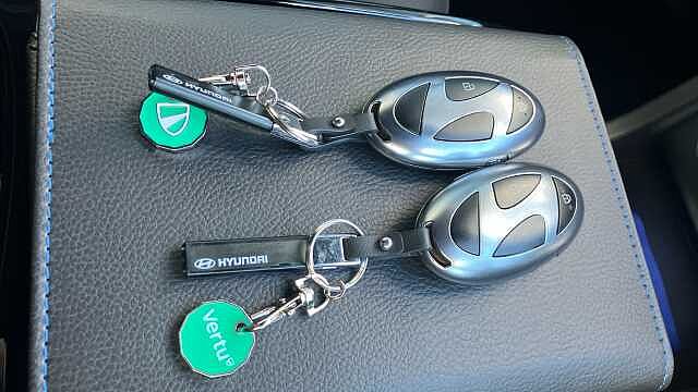 Hyundai TUCSON 1.6T 239 Hybrid Black Line 5dr Auto Hybrid Estate White