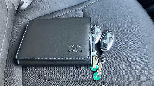 Hyundai TUCSON 1.6T 239 Hybrid Black Line 5dr Auto Hybrid Estate Silver